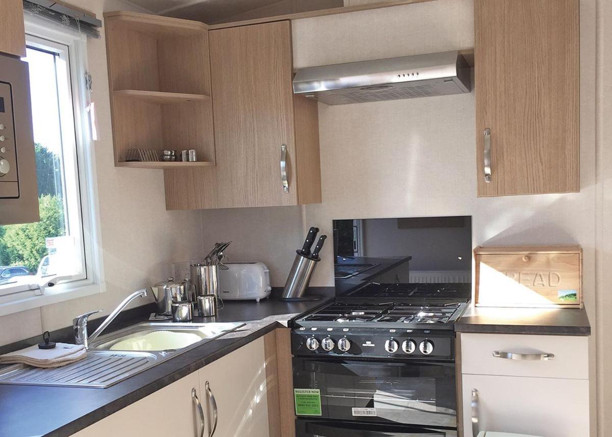 Mercury Yacht Harbour And Holiday Park Lower Swanwick エクステリア 写真