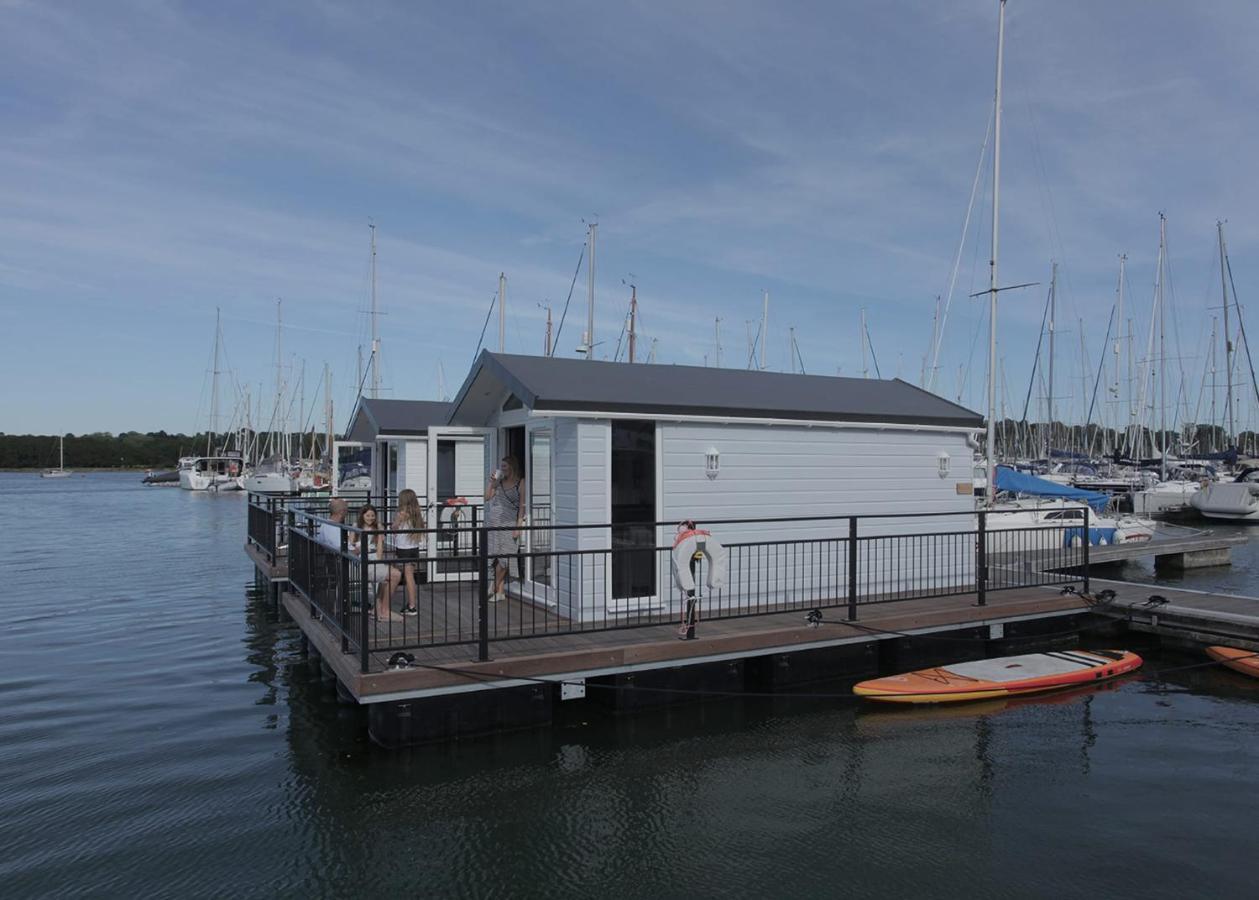 Mercury Yacht Harbour And Holiday Park Lower Swanwick エクステリア 写真
